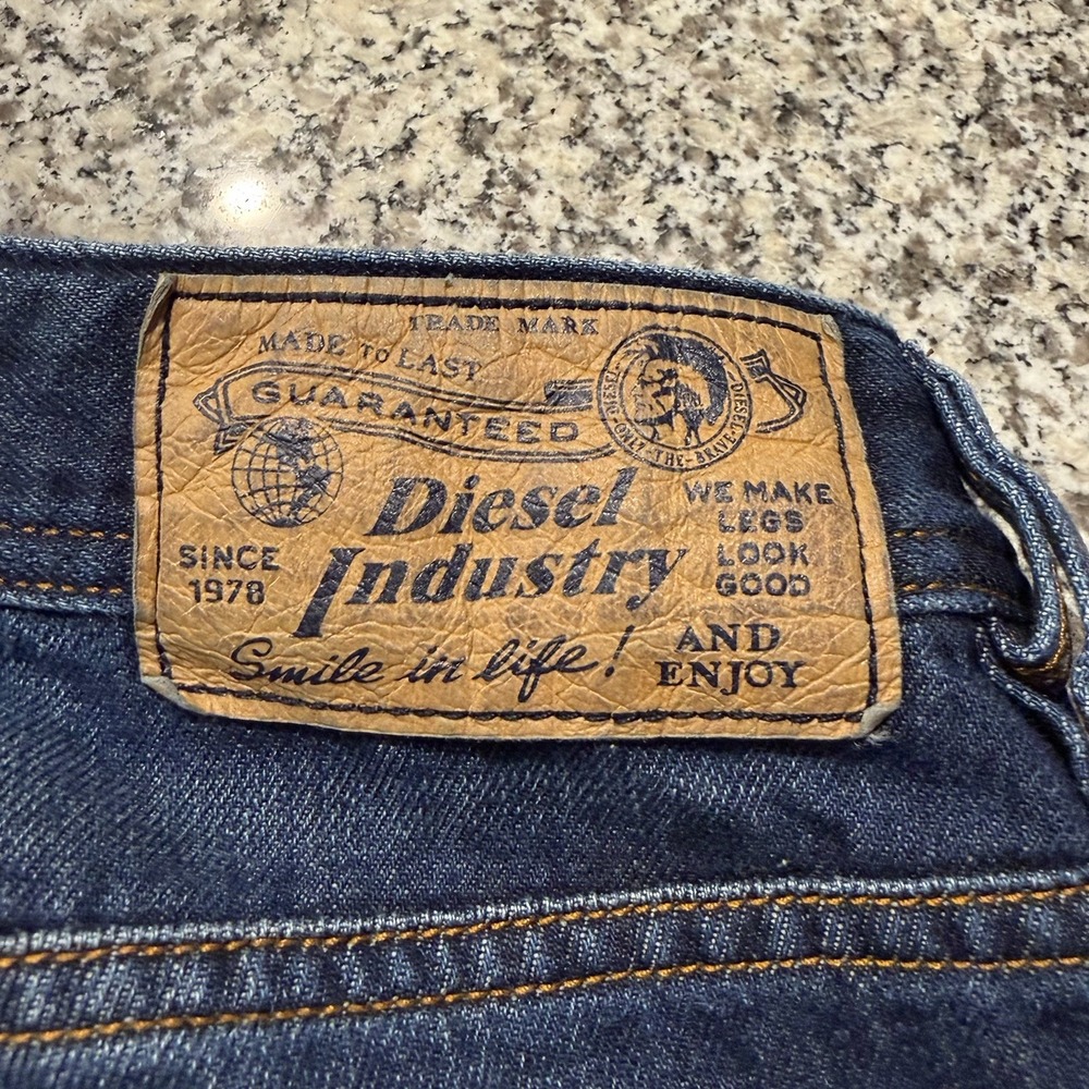 Diesel Viker Regular Straight Jeans Mens W33 L32 Blue Denim Wash 0RUS6 USA⁠